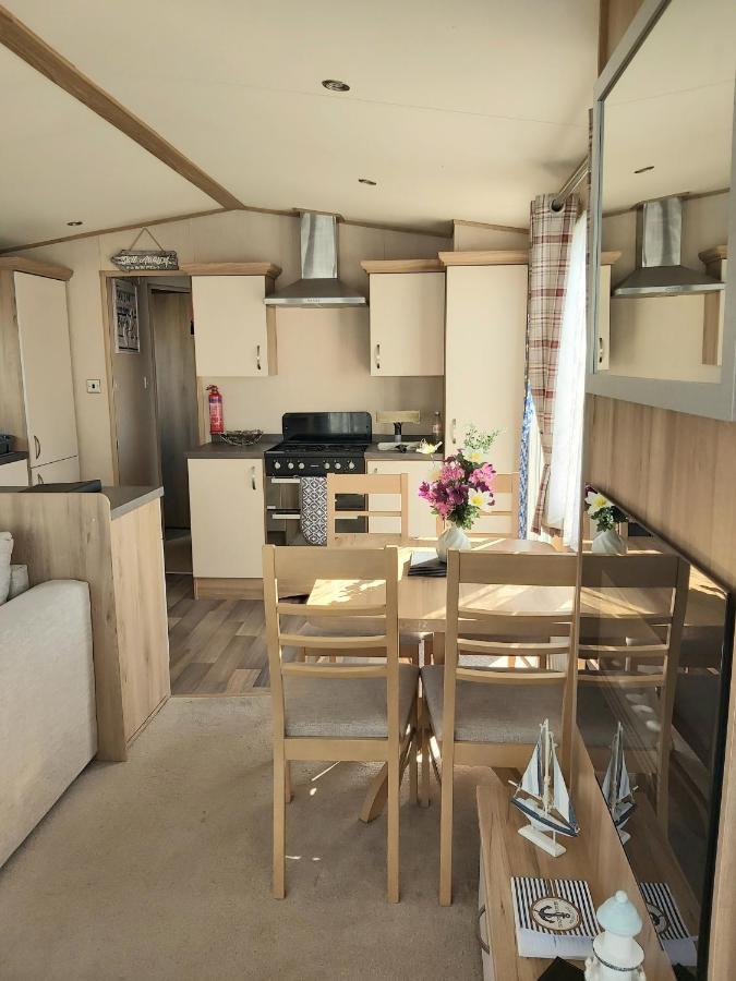 Vista Al Mar, Seaview Caravan Park, Уитстейбъл Екстериор снимка