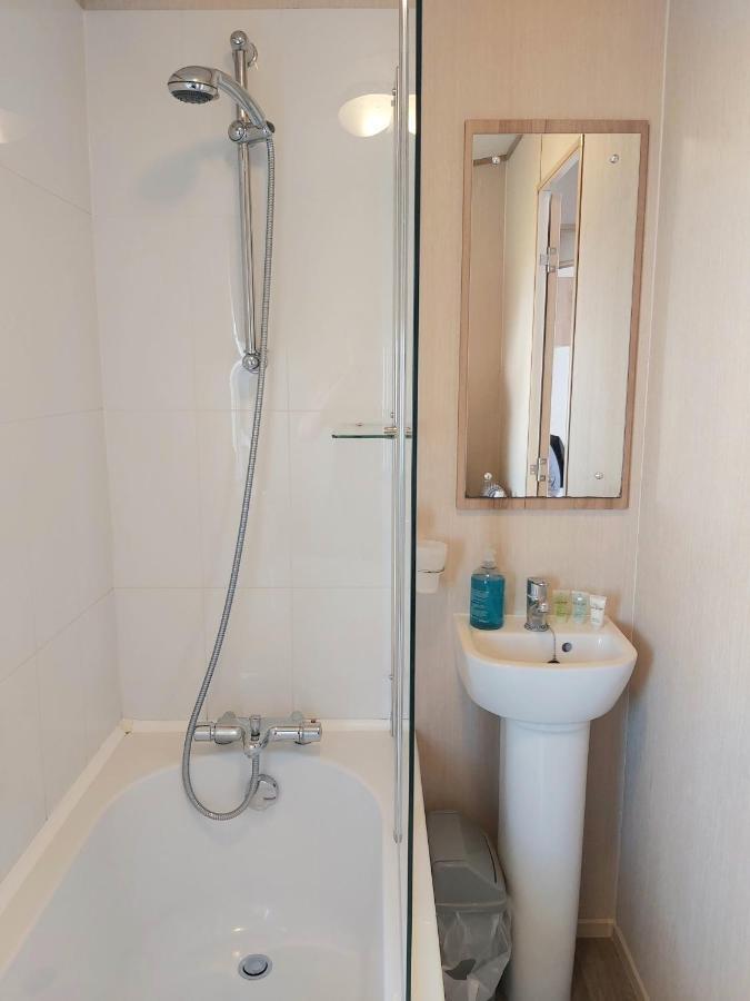 Vista Al Mar, Seaview Caravan Park, Уитстейбъл Екстериор снимка
